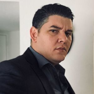 Meet your Posher, Adrian